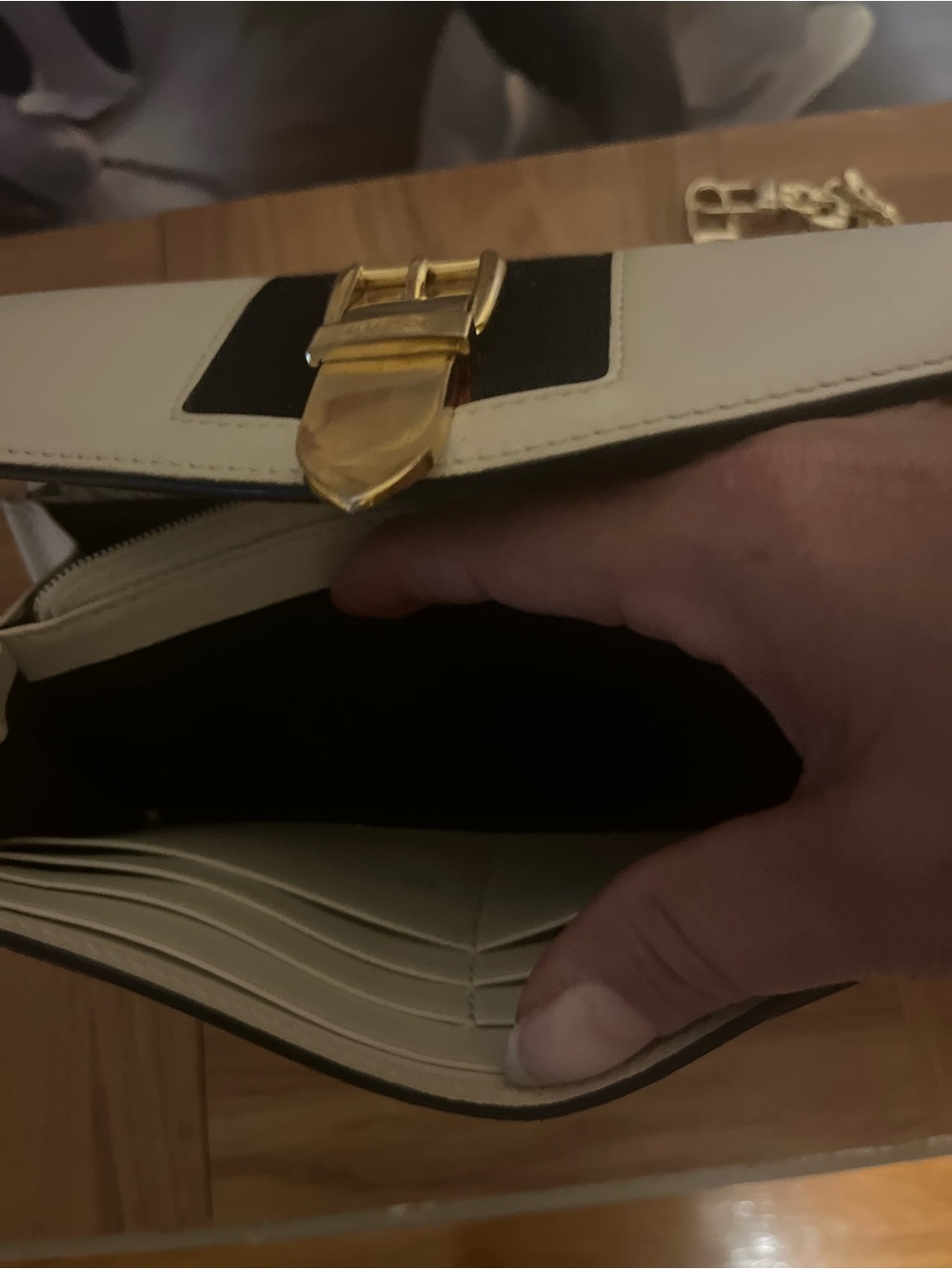 Gucci Cream Crossbody Wallet with blue and red stripe - Picture 4 of 14